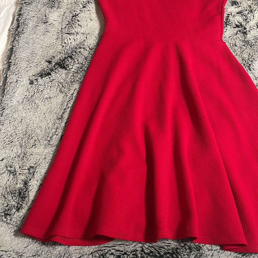 Red Dress - Picture 2 of 9